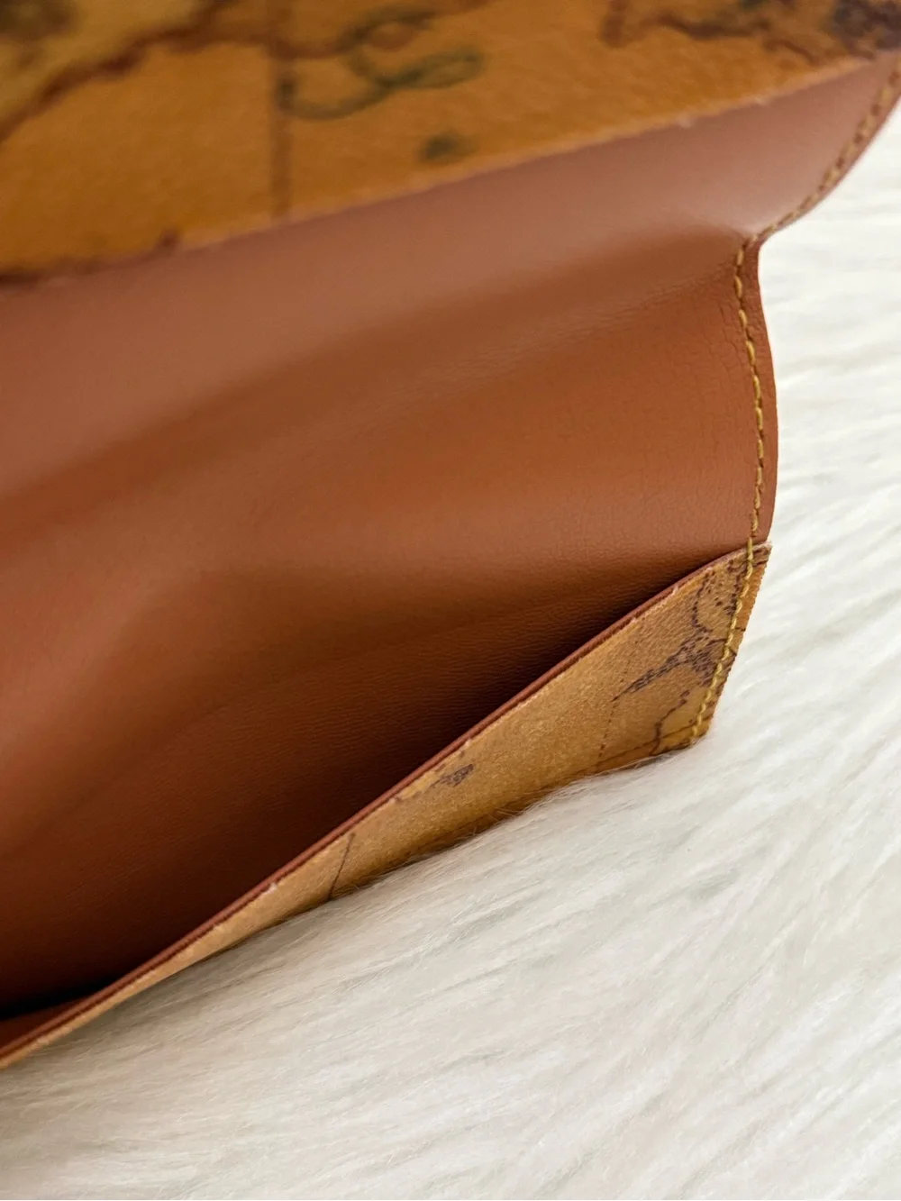 ALVIERO MARTINI - PRIMA CLASSE BROWN TAN PVC LEATHER BIFOLD PASSPORT WALLET